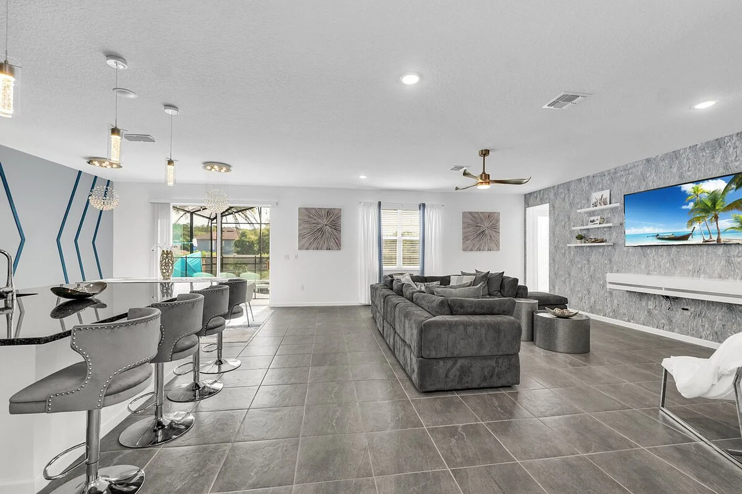 8 bed, 6.0 bath, 5672 sqft, $8,406 — Photo 2