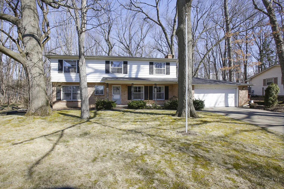633 Hill Rd photo 1