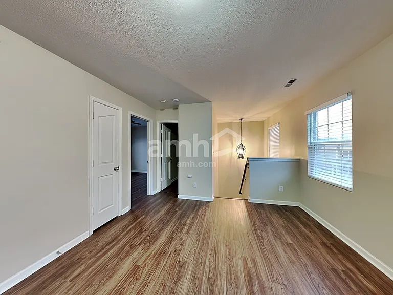 412 Galesburg Dr — Photo 17