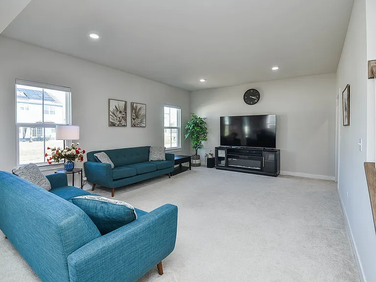 328 Carole St — Photo 6