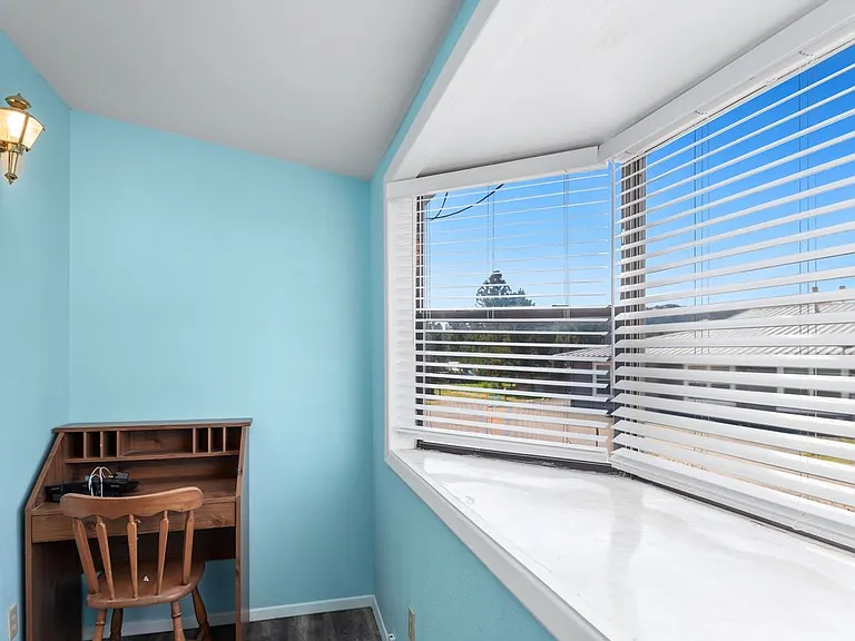 107 Niblic Ct — Photo 15