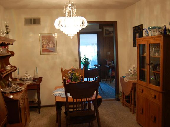 2nd image of 1016 S Whippoorwill Dr