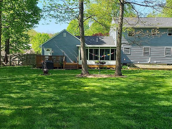 3rd image of 51 Rolling Hills Dr