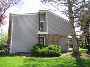 388 Poplar Dr, Wheeling, IL