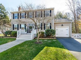 48 Woodcliff Rd, Holbrook, MA 02343