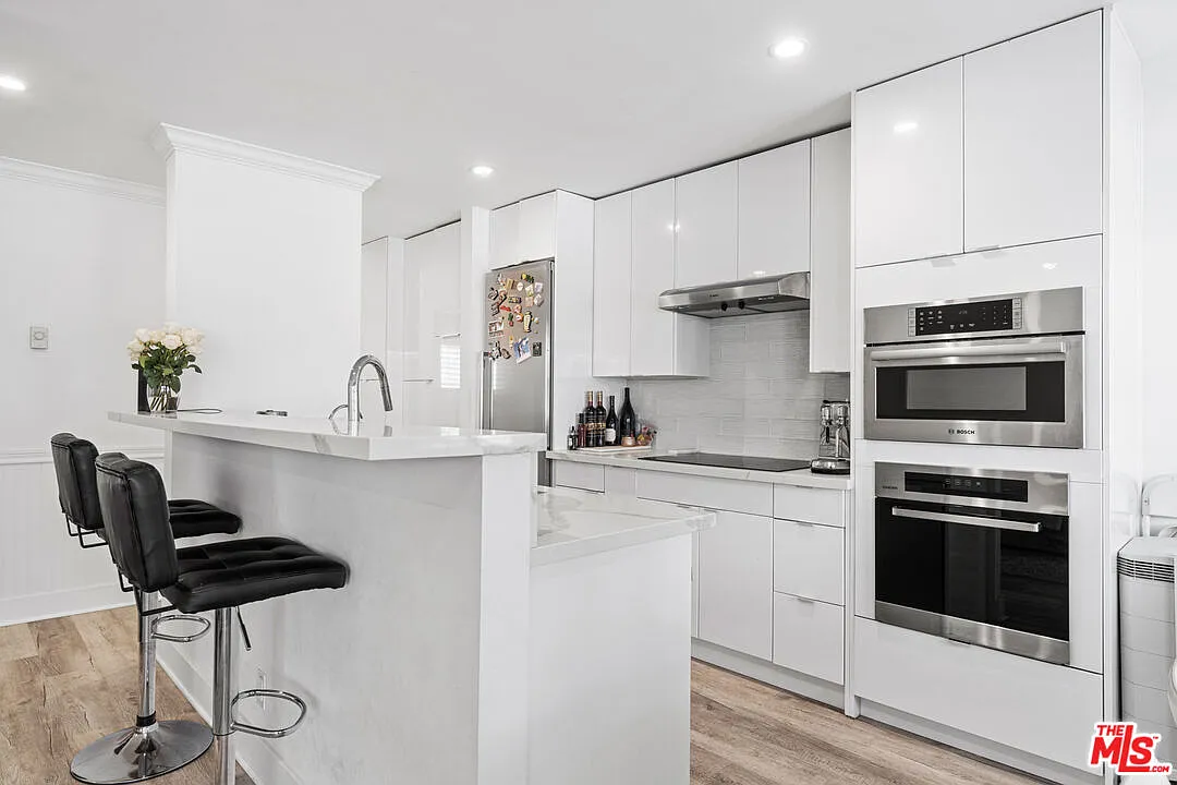 1 bed, 1.0 bath, 680 sqft, $2,970 — Photo 2