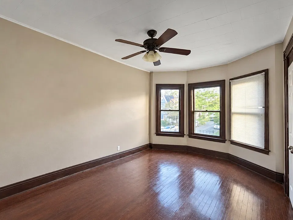 88 Arnold St #2