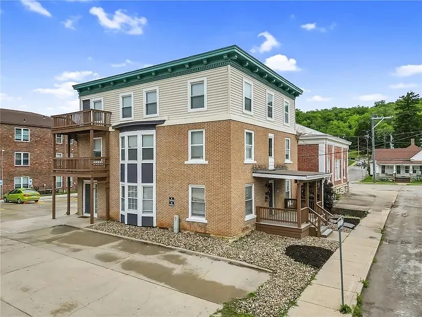 Building Photo - 106 Saratoga St #3
