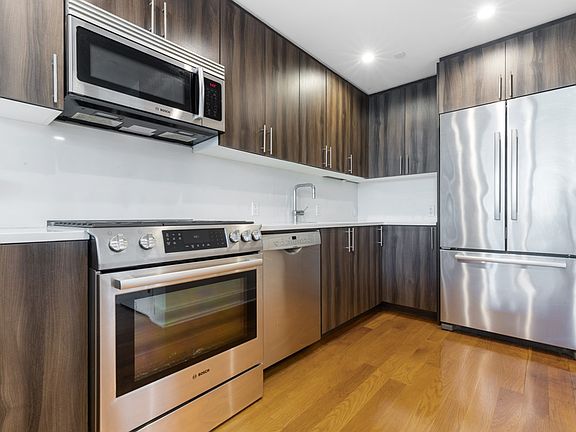 3rd image of 47-28 11th St #2A