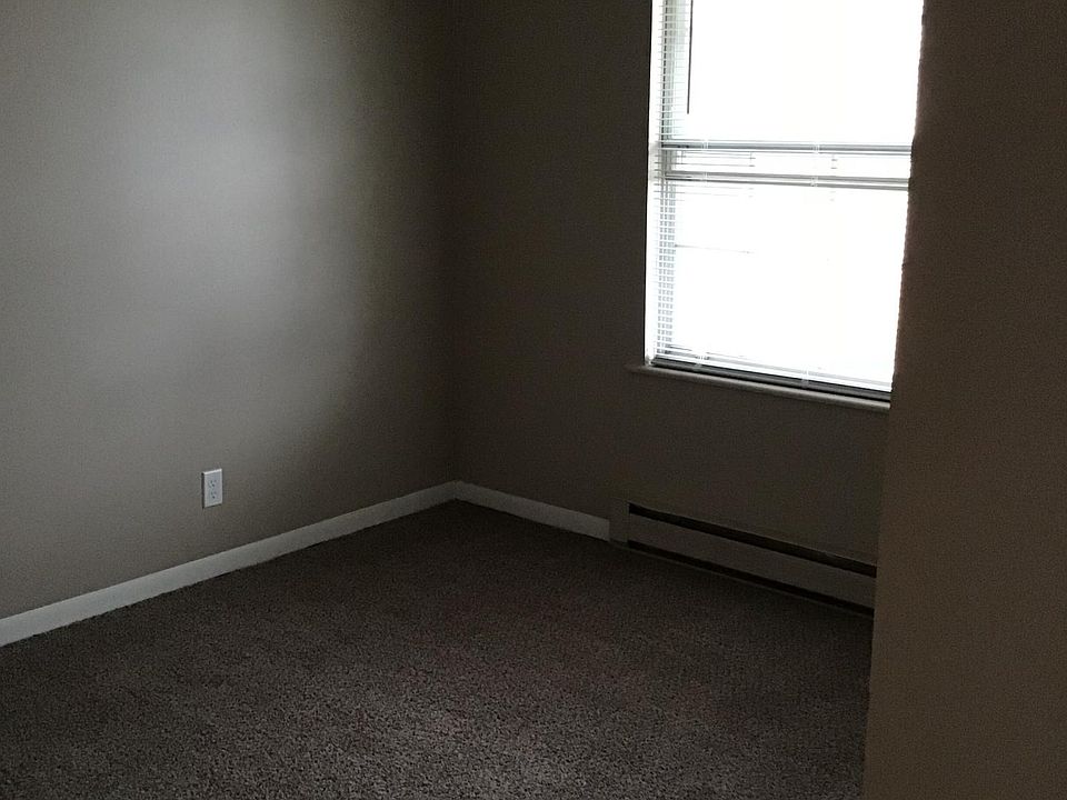 2nd image of 991 S Creasy Ln #808-A