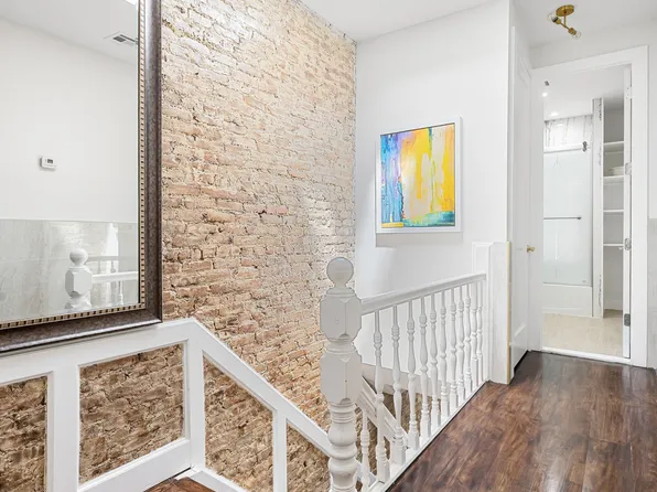 294 Albany Avenue image 6 of 10