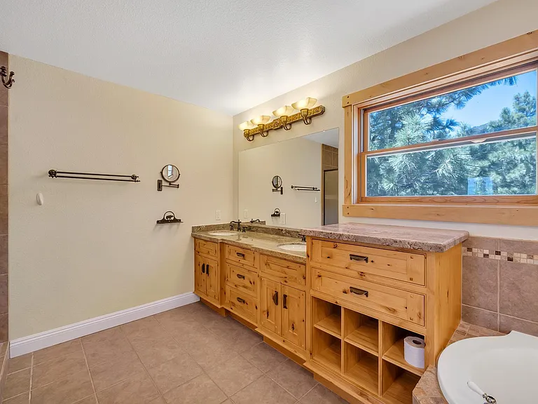 16925 Mount Rose Hwy — Photo 11