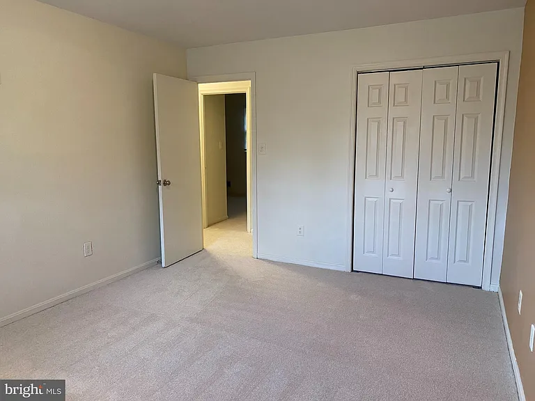 6802 Dina Leigh Ct — Photo 28