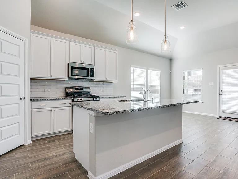 13140 Mizell Ln — Photo 4
