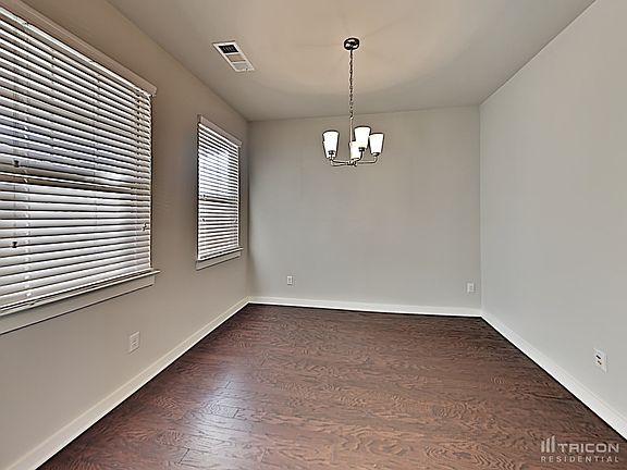 4th image of 4934 Kingdom Dr