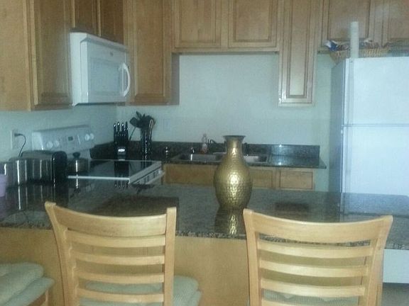 3rd image of 1205-A Century Oaks Dr