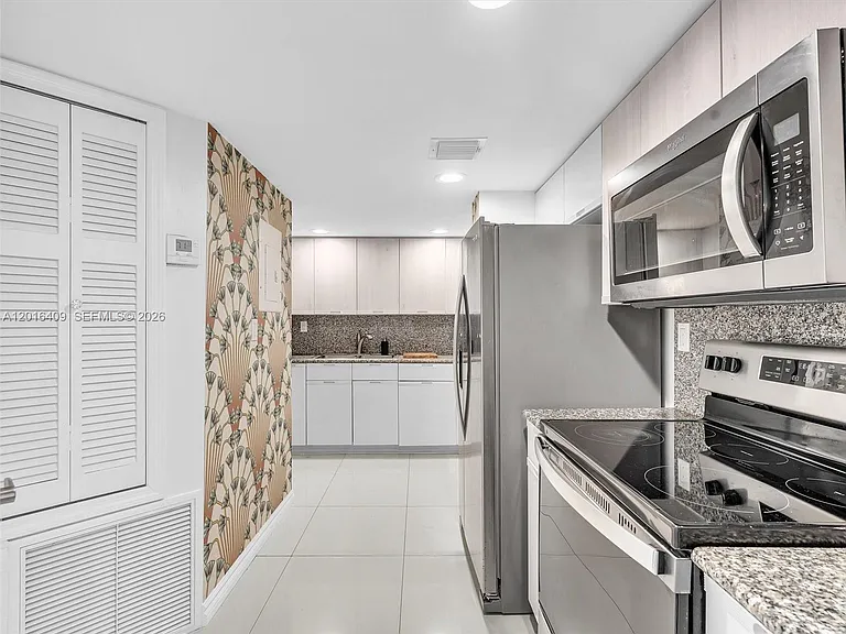 825 Brickell Bay Dr #2048 — Photo 8