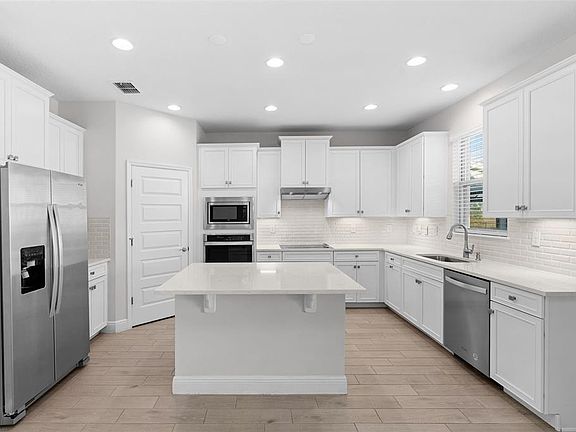 5th image of 18309 OLIVER TWIST WAY