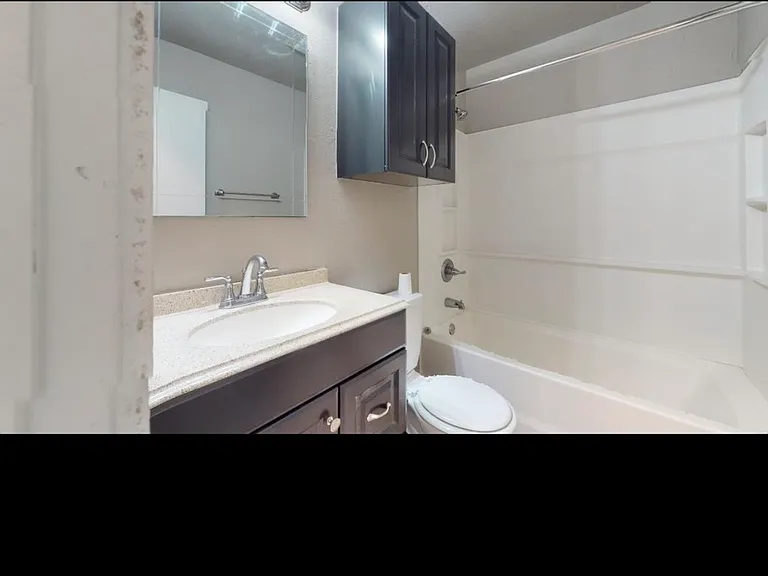 723 N Jardot Rd — Photo 2