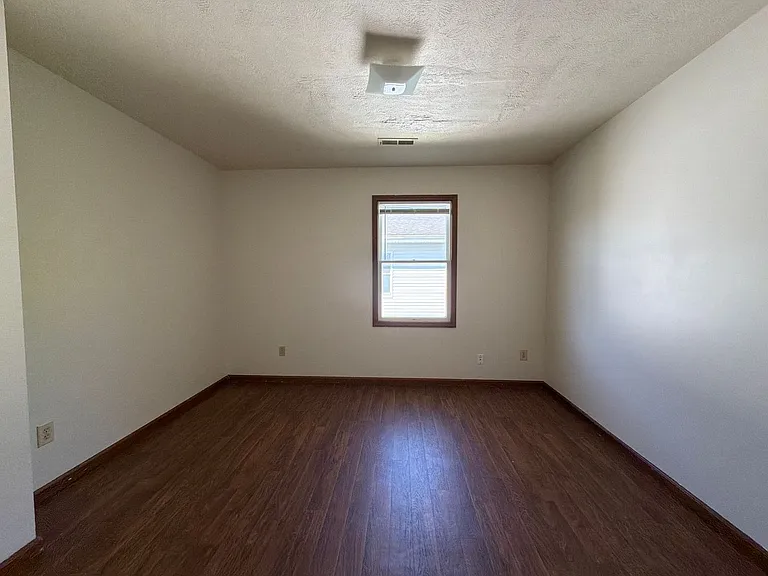 209 Stonewall Ct — Photo 8