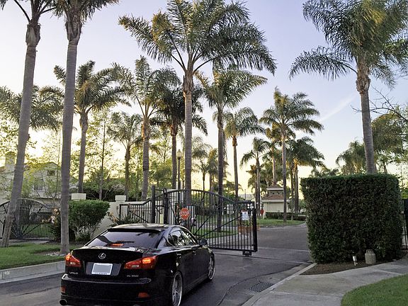 4th image of 2872 Cortina Way