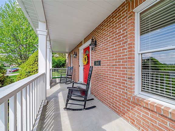 2nd image of 514 Southfield Dr