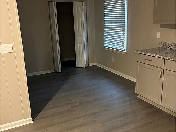 5th image of 2538 21st St E