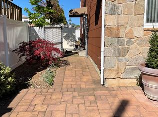 291 Greaves Ave #B, Staten Island, NY 10308