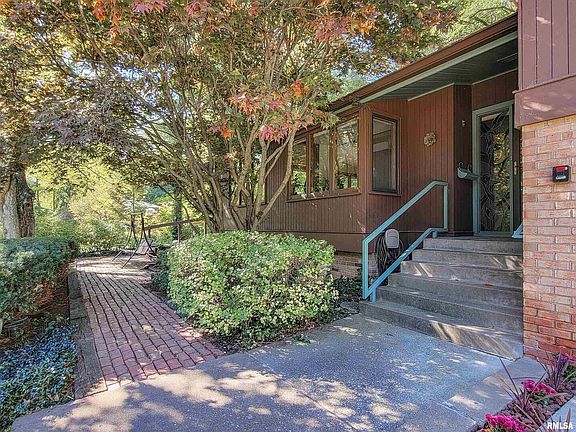 3rd image of 1114 Pineacre Dr