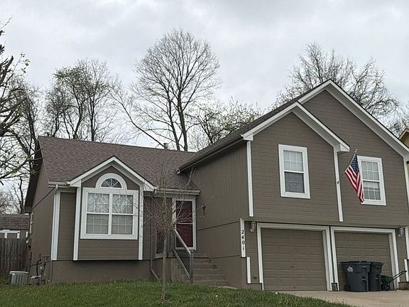3rd image of 2401 NW Richard Dr