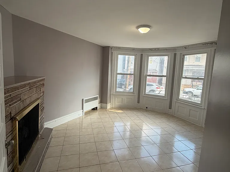 375 Walnut St #1 — Photo 5
