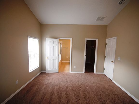4th image of 211 Gentle Breeze Dr