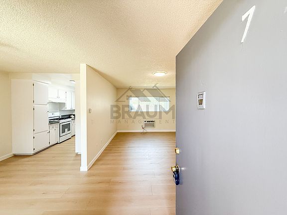 4th image of 5131 Buffalo Ave APT 7