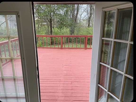 4th image of 127 Sunnymeade Dr