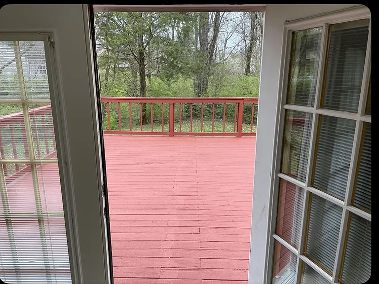 127 Sunnymeade Dr — Photo 4