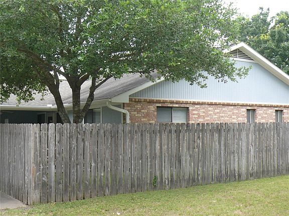 5th image of 901 Hudgins St