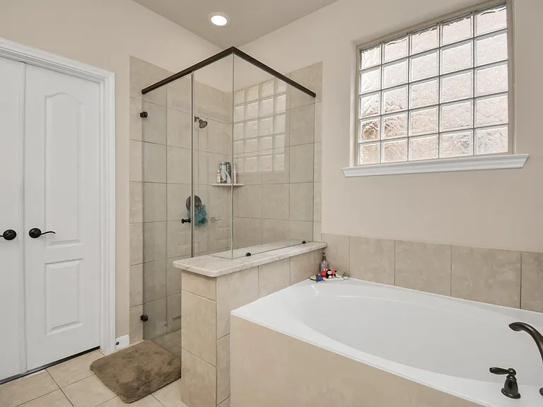 17510 Woodfalls Ln — Photo 23