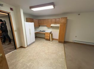1000 1st St SE APT 10, Fairfax, MN 55332