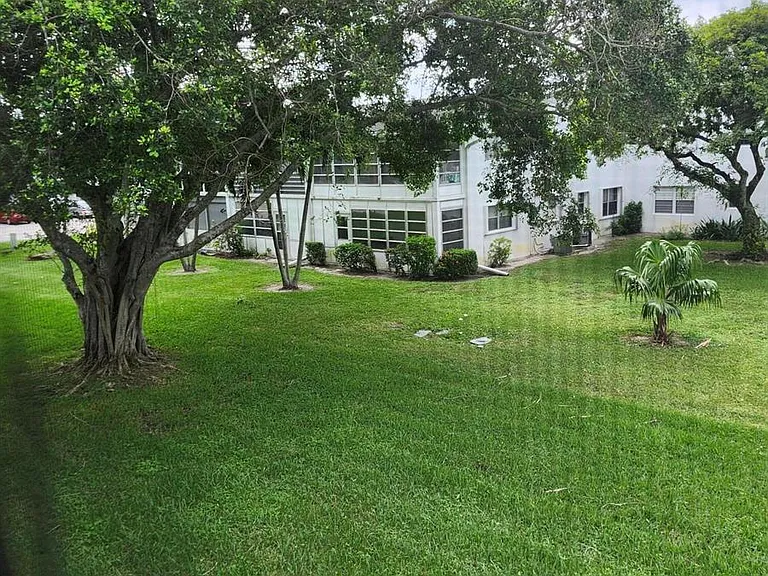 272 Tilford #M — Photo 3