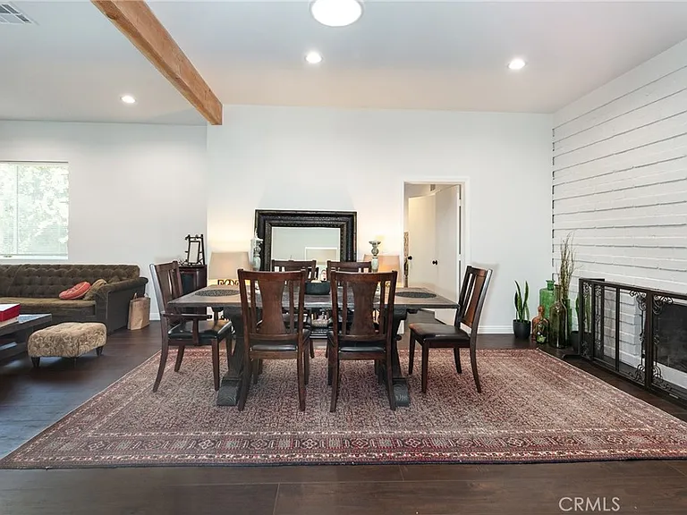 5825 Fulton Ave — Photo 9