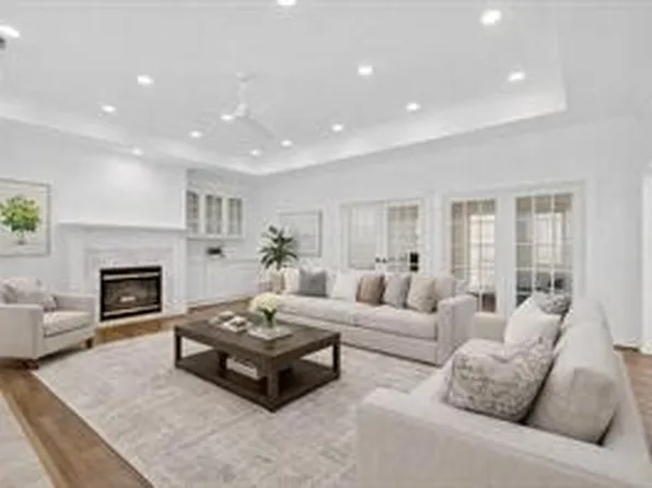 1405 Briar Dr, Bedford, TX 76022