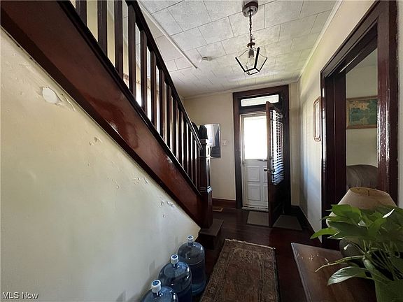 3rd image of 55360 W Center St