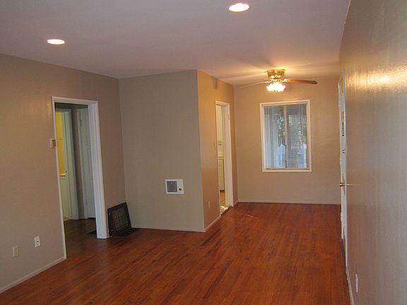 3rd image of 3401 Gaviota Avenue # Fl 1ST