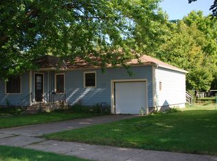 443 E 10th St, Fairmont, MN 56031