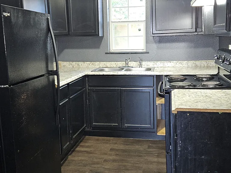 1005 Defender St — Photo 12