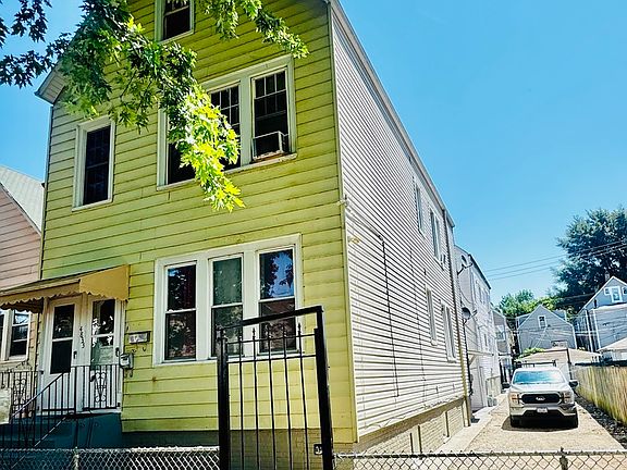 2nd image of 4833 S Honore St