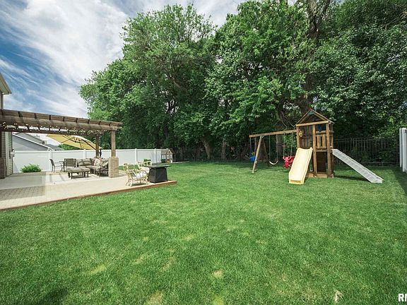 4th image of 6207 W Clairemont Ct