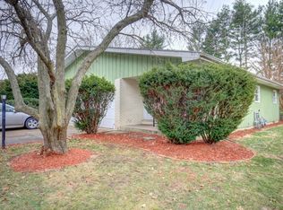 1201 E Harding Dr, Urbana, IL