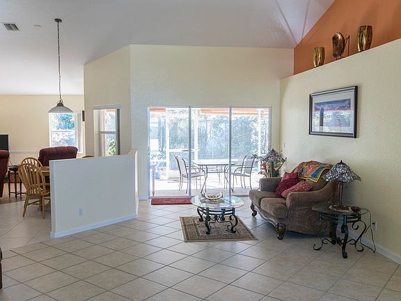 4th image of 1774 SW Cannon Ave
