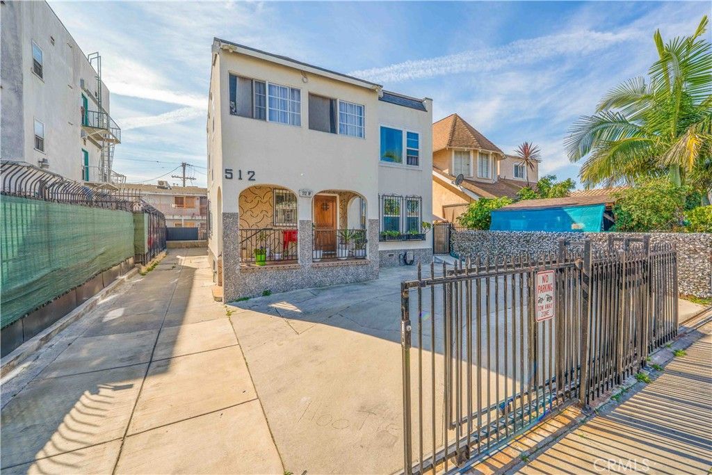 Apartment in Los Angeles, Historic South-Central - View 3